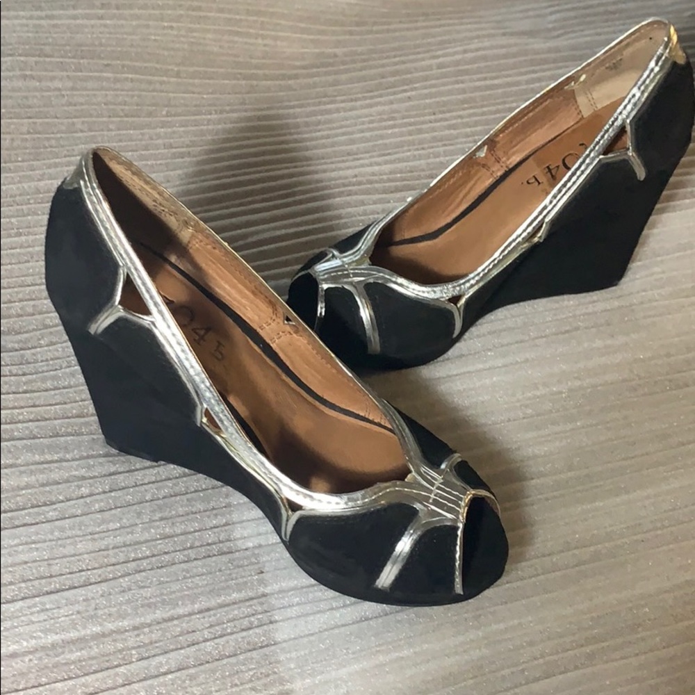 No 704b Black Suede Wedge Platforms Sz9 NWOT